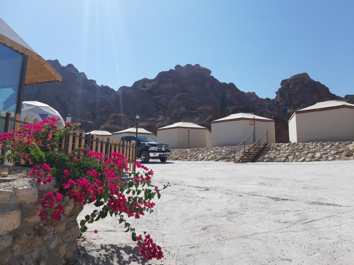 The Rock Camp Petra Hotel Wadi Musa Ngoại thất bức ảnh