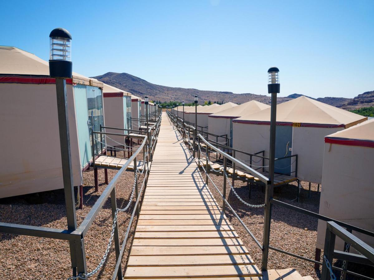 The Rock Camp Petra Hotel Wadi Musa Ngoại thất bức ảnh